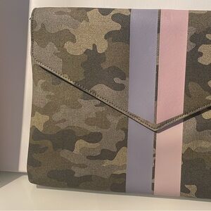 Stella & Dot Bellamy Clutch